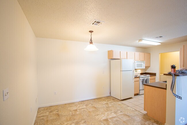 2BR, 2BA - 962 SF - Bridgewater