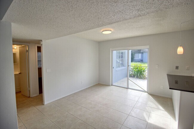 Building Photo - 1300 E Muriel St