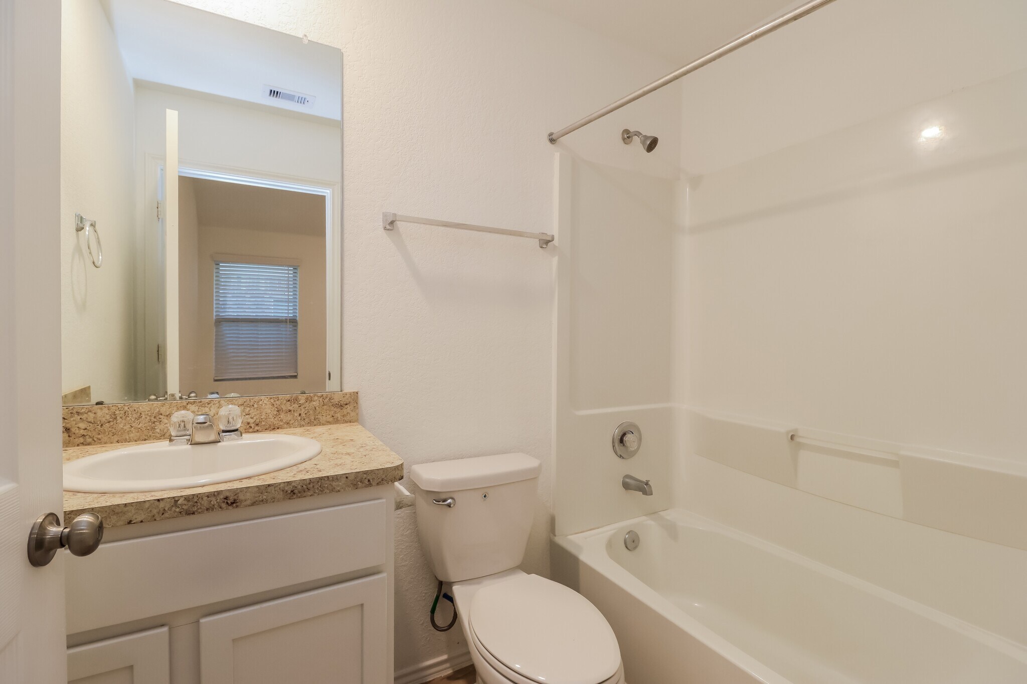 Building Photo - 3659 Solanum Dr