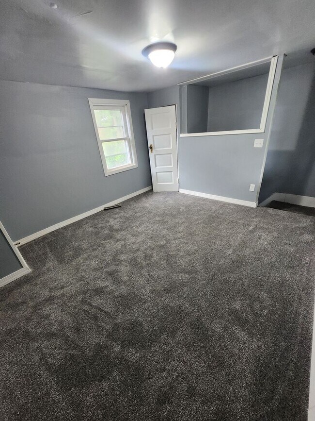 Building Photo - 1 bedroom west side