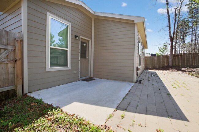 Building Photo - 2080 Lost Timbers Dr