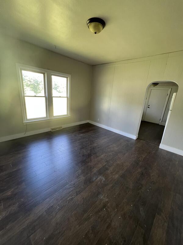 Building Photo - 1305 Princeton Ave