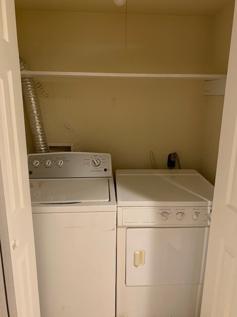 Shared Washer and Dryer - 2208 Vermont Ave