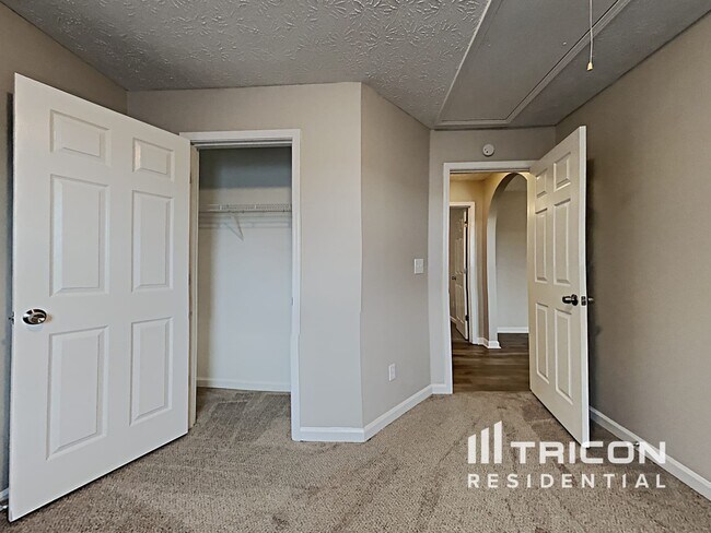 Building Photo - 702 Heritage Ridge Dr