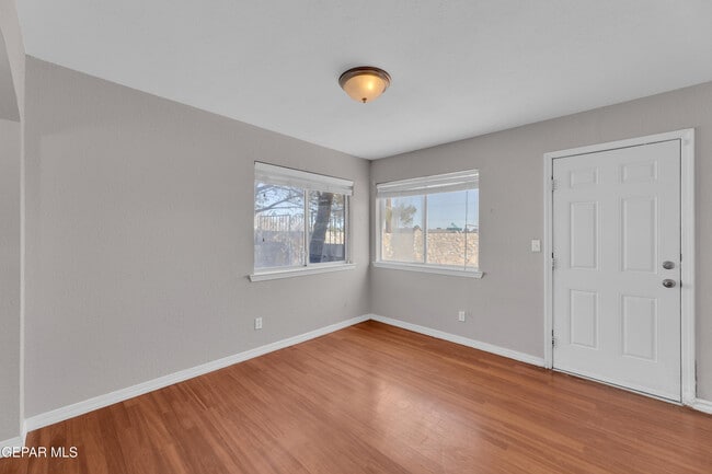 Building Photo - 11330 Loma Del Sol Dr