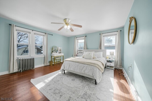 Building Photo - 416 2nd St