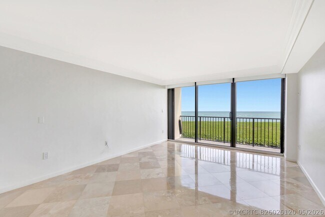 Building Photo - 400 S Beach Rd