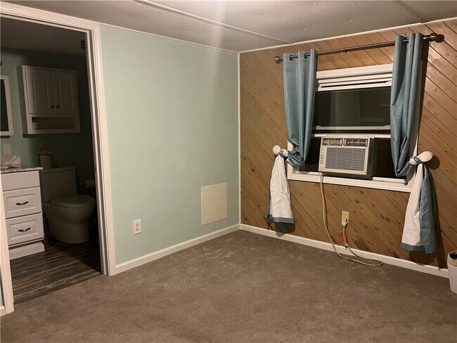 Building Photo - 411 Kelso Dr