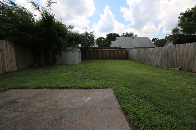 Building Photo - 119 Bob Lane