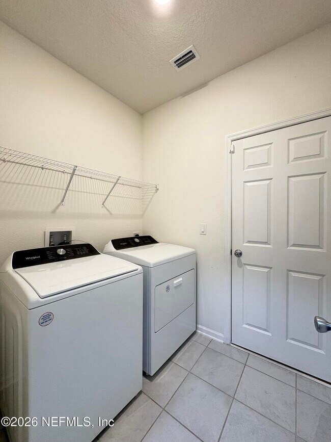 Building Photo - 302 Rambling Brk Trl