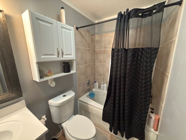 Building Photo - 1805 S Bryan Ave