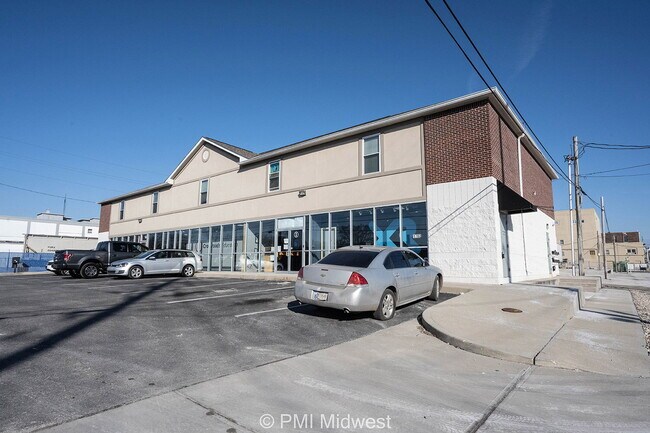 Building Photo - "Charming Studio Retreat in Indianapolis w...