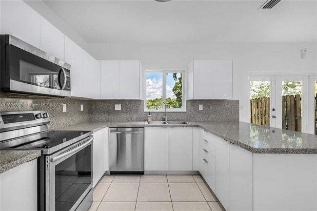 Primary Photo - 942 SW 147th Ct