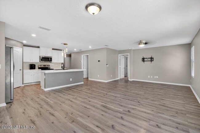 Building Photo - 9099 Tahoe Ln