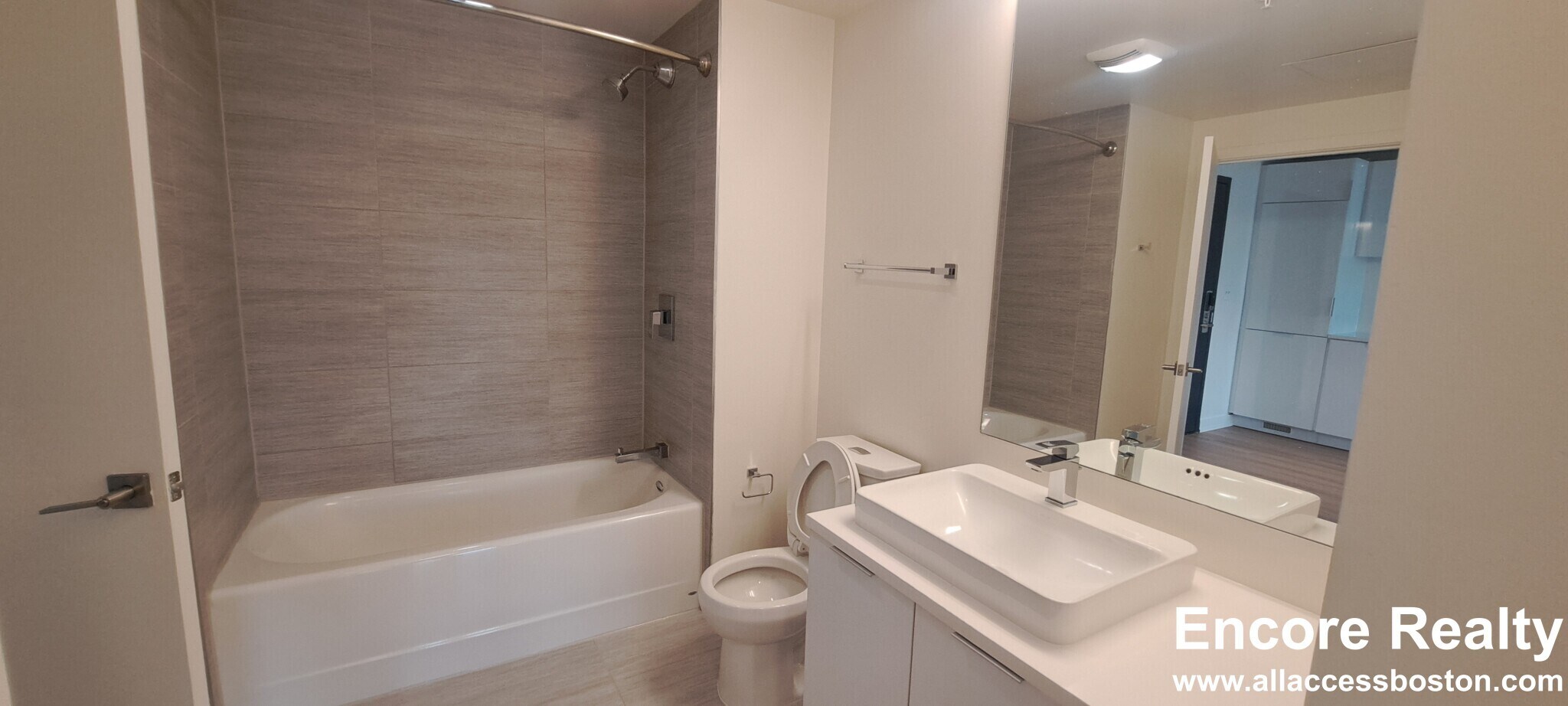 Building Photo - 55 Traveler St