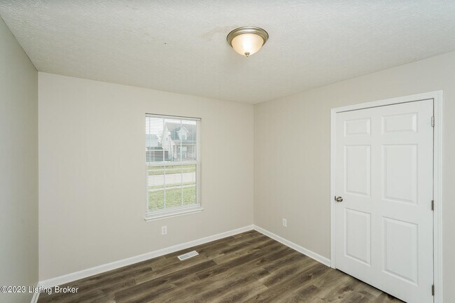 Building Photo - 651 Oak Grove Blvd