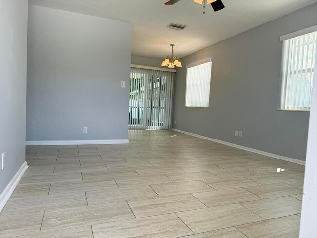 Building Photo - 2640 Bridgeman Rd