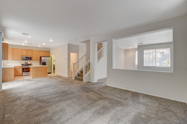 Building Photo - Beautiful 2-Story, 3-Bedroom Home in the H...