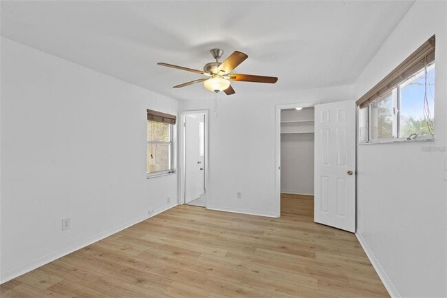 Building Photo - 6206 S Foster Ave