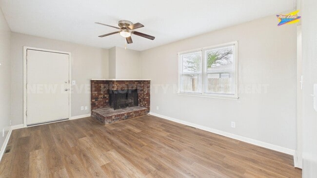 Building Photo - 886 S Fabrique Dr
