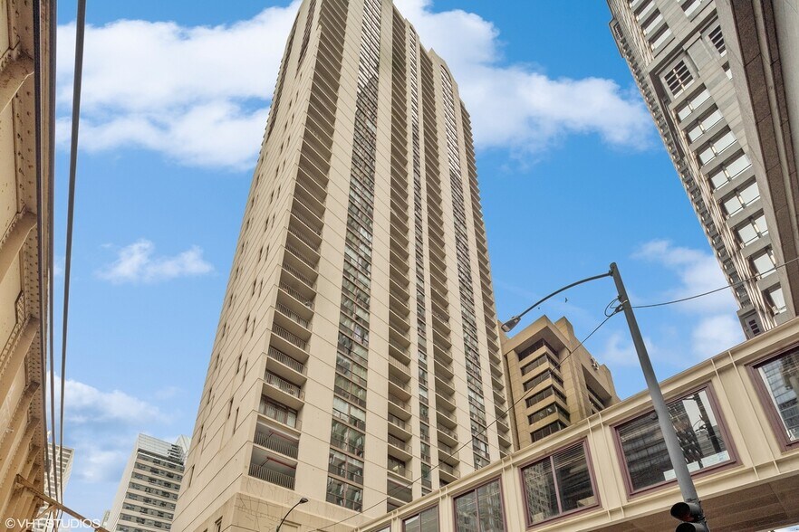 Building Photo - 200 N Dearborn St