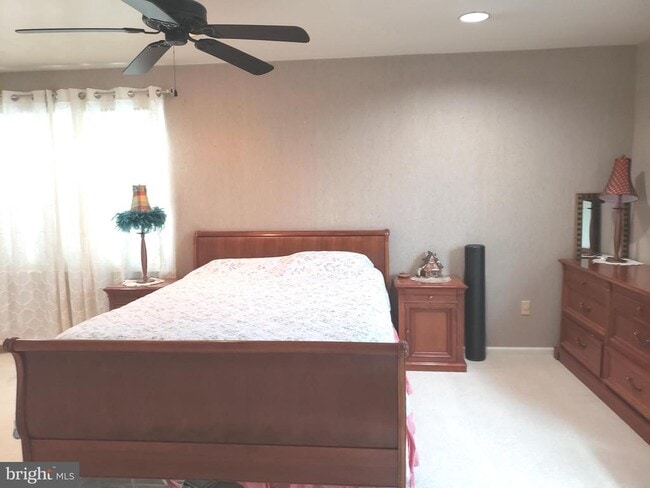 Building Photo - 1132 Chanticleer