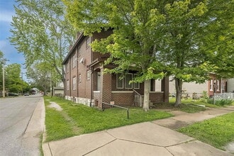 Building Photo - "Charming 2-Bed Duplex Retreat on Pennsylvania Ave – Spacious 1170 Sq Ft in Vibrant St. Louis!"