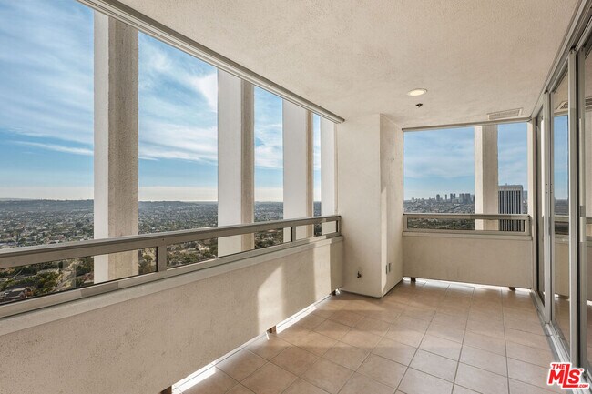 Building Photo - 735 Hauser Blvd