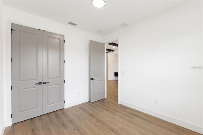 Building Photo - 1133 Hanover Ave