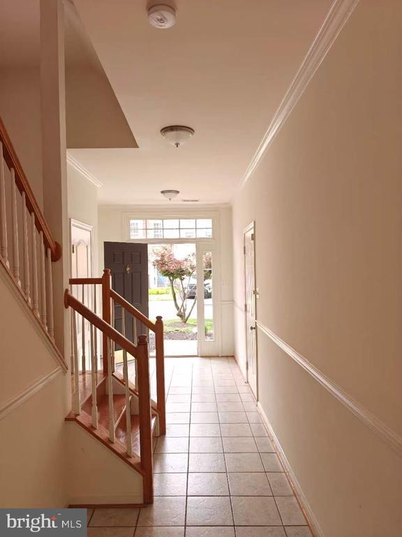 Building Photo - 13030 Park Crescent Cir