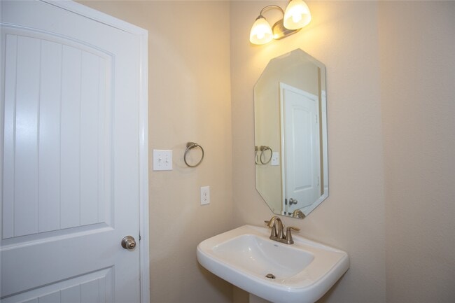 Building Photo - 311 Lockridge Hill Ln