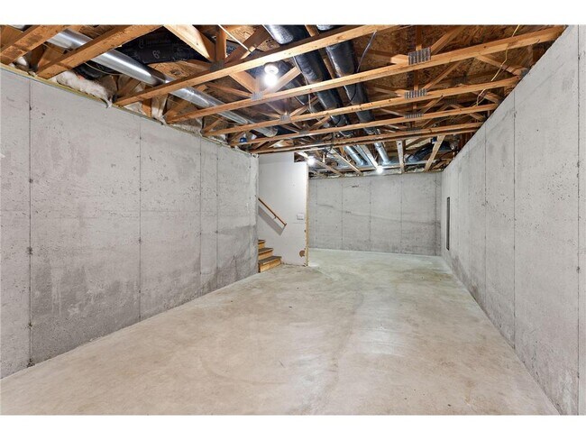 Building Photo - 14975 Pinto Ln