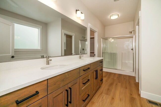 Building Photo - 3Bd/2Ba Single Story Home - Available Early March 2026!