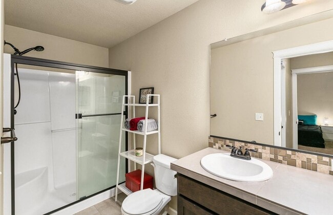 Building Photo - 2833 25th Ave