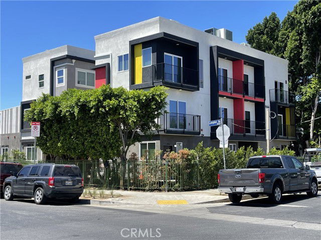 Building Photo - 8457 Langdon Ave