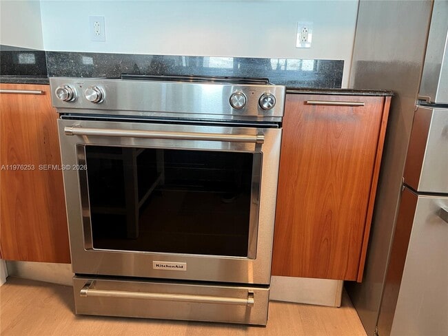 Building Photo - 1800 N Bayshore Dr