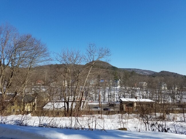 Building Photo - 143 Railroad Ave