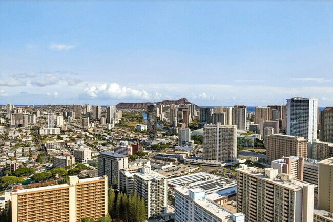 Building Photo - 1500 Rycroft St