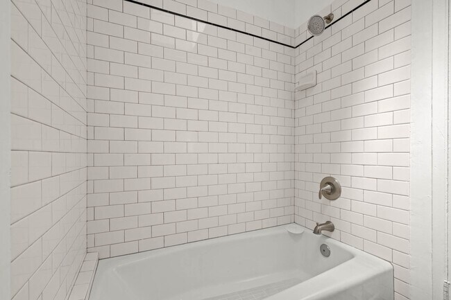 Building Photo - 607 Flores St
