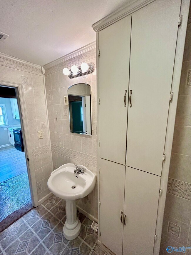 Building Photo - 4718 Meridian St N