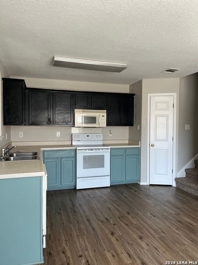 Building Photo - 434 Stable Vista