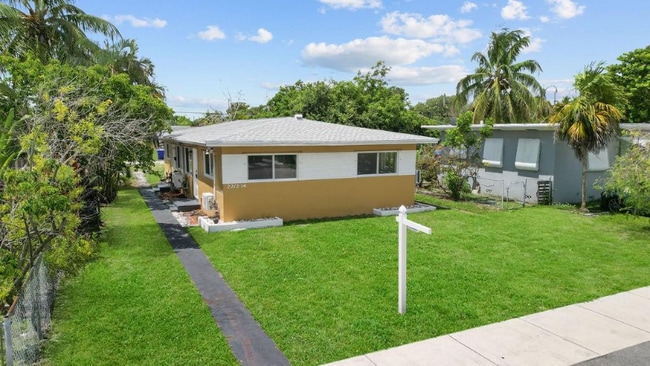 Primary Photo - 2212 Roosevelt St