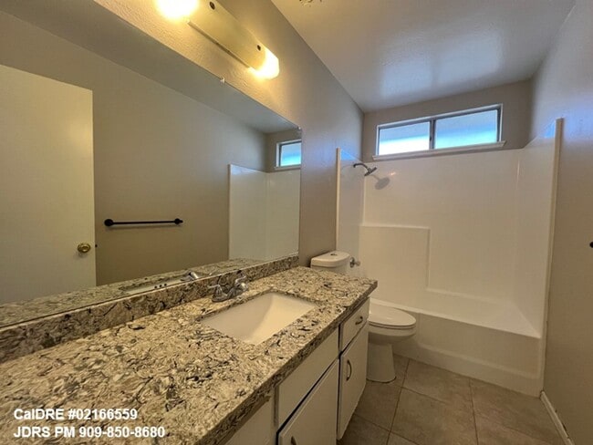 Building Photo - Riverside 4 Bedroom Home