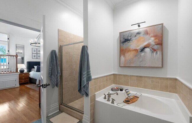 Building Photo - 315 Augusta Ave