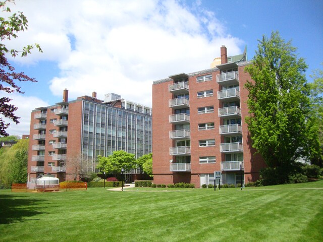 Building Photo - 80 Park St