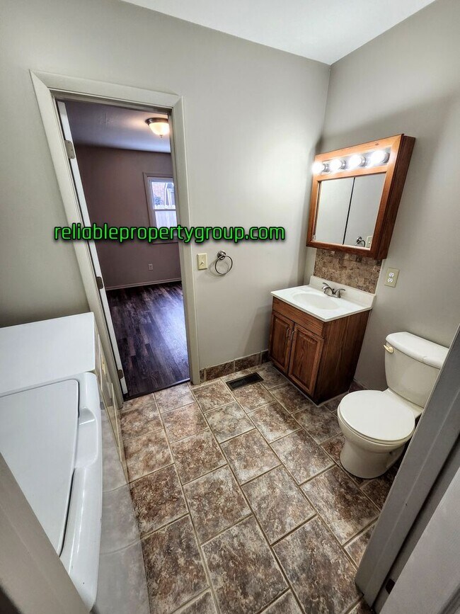 Building Photo - New Price - Fort Wayne