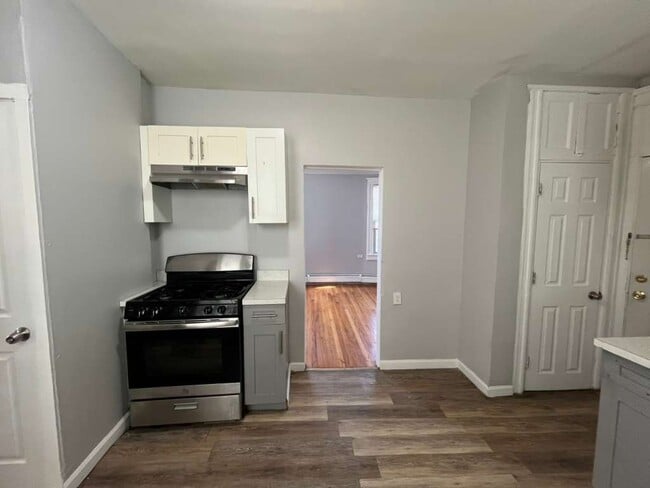 Building Photo - 43 Rutgers Ave