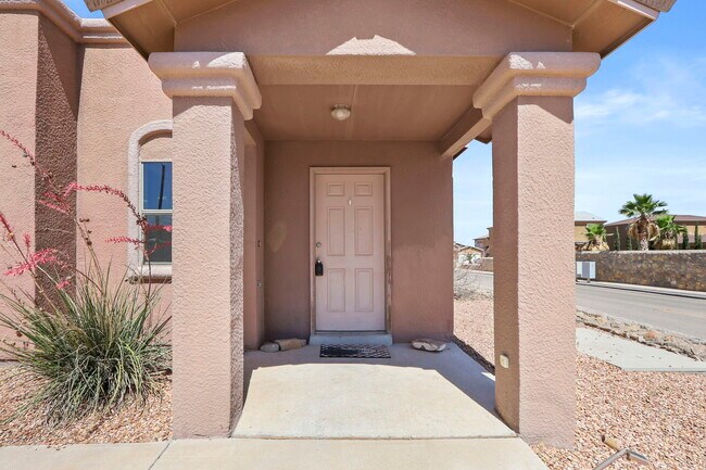 Building Photo - 2300 Glitter Point