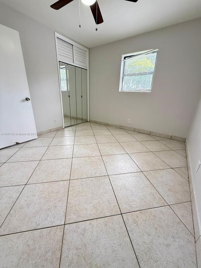 Building Photo - 2240 N 57th Way