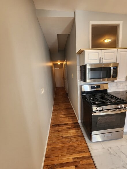 Building Photo - 930 E Passyunk Ave